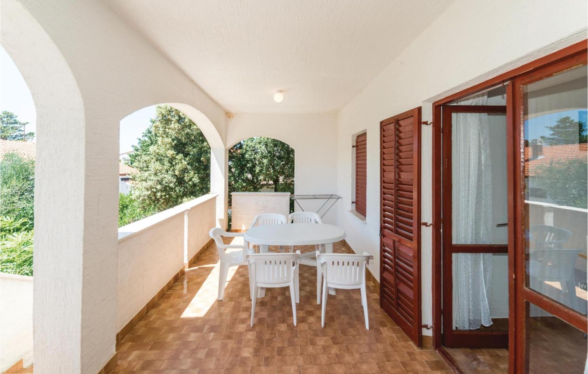 Lovely Apartment In Mandre With Wifi Exterior photo