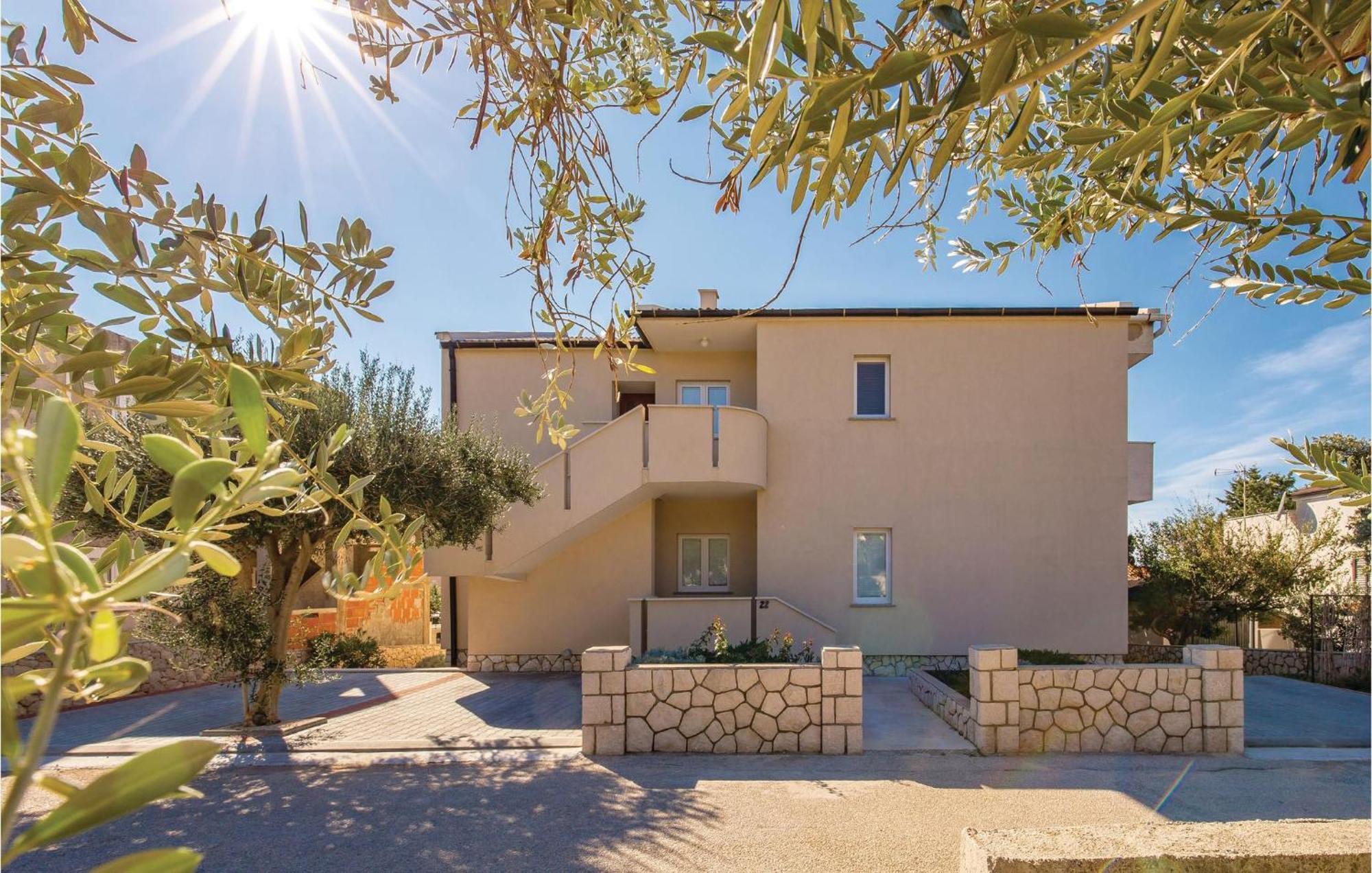 Lovely Apartment In Mandre With Wifi Exterior photo
